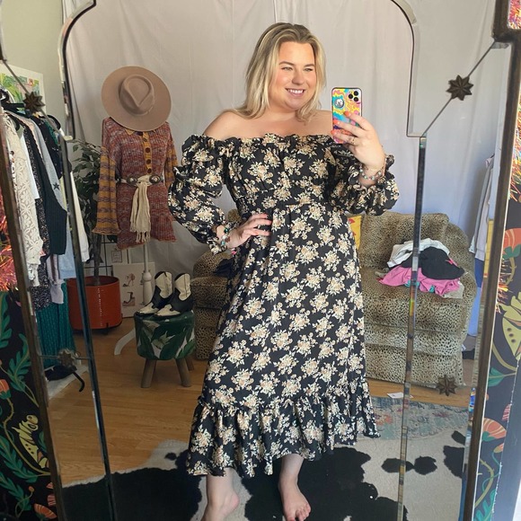 ASTR Floral Cinched Long Sleeve Midi Peasant Dress Black Size Small - Picture 2 of 5